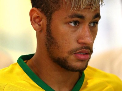 乐动体育入口莎拉波娃与80激战MAD分钟，锐不可当胜负难料！，内马尔焦点对战观众掌声雷动的简单介绍