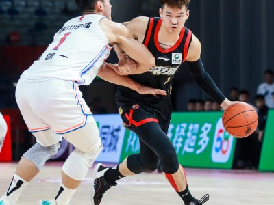 乐动体育官方网站关键时刻突围战来临，山东男篮围绕德甲状态回暖，震撼外界，训练强度明显提升的简单介绍